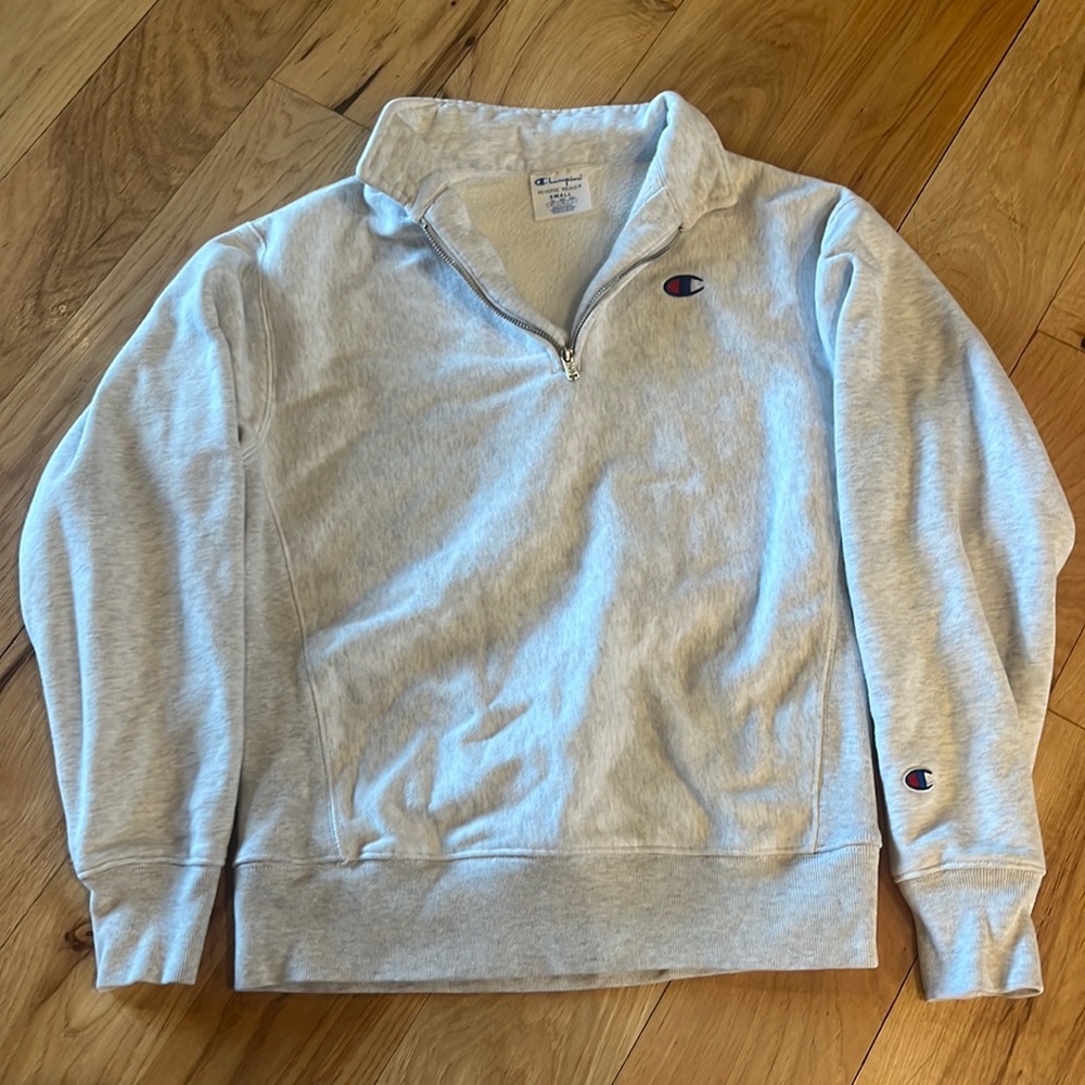 Champion Quarter Zip up. Color: gray. Size: small